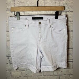 Liverpool The Walking Short Lilac Light purple color mid length women’s shorts‎